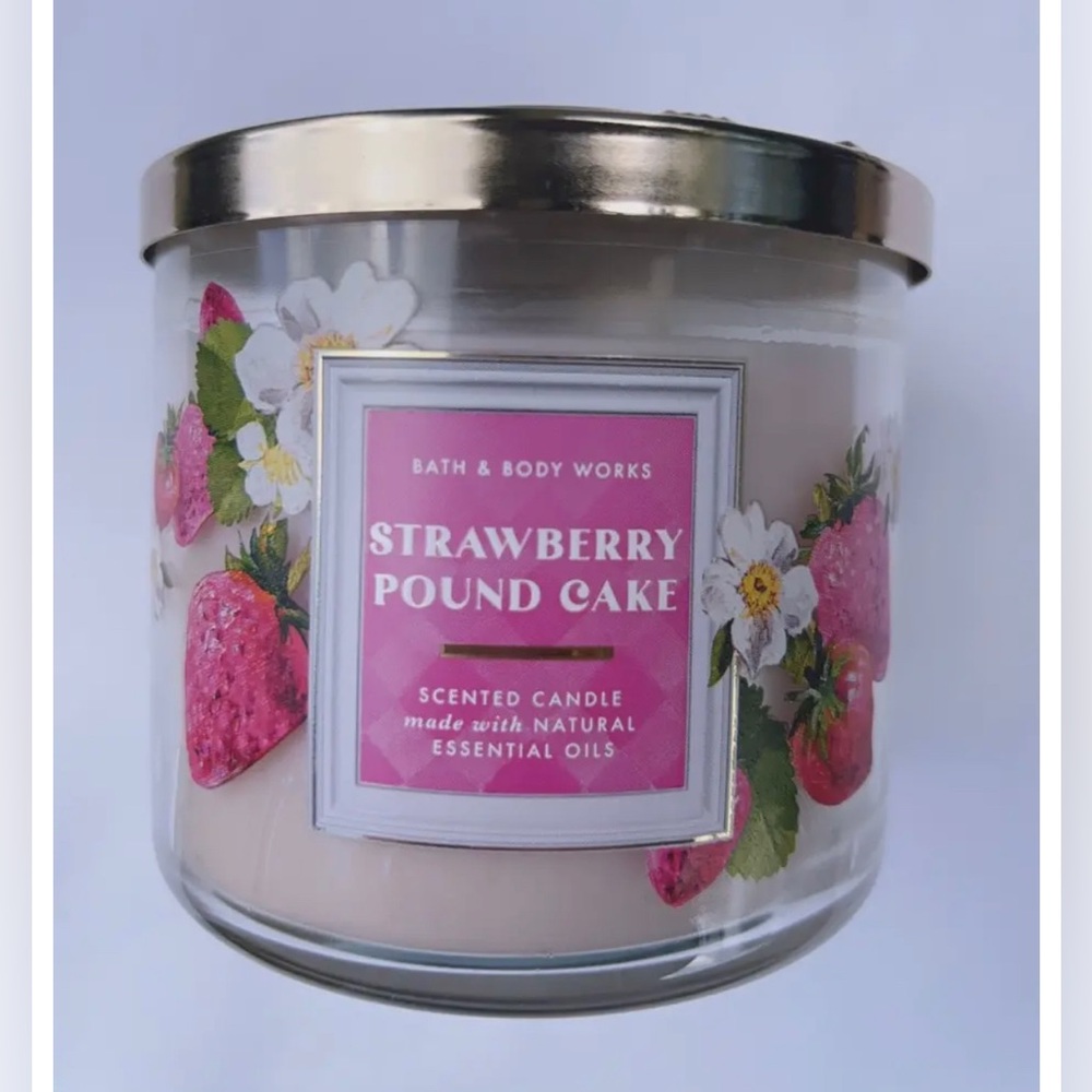 Bath and Body Works Strawberry Pound Cake Candle